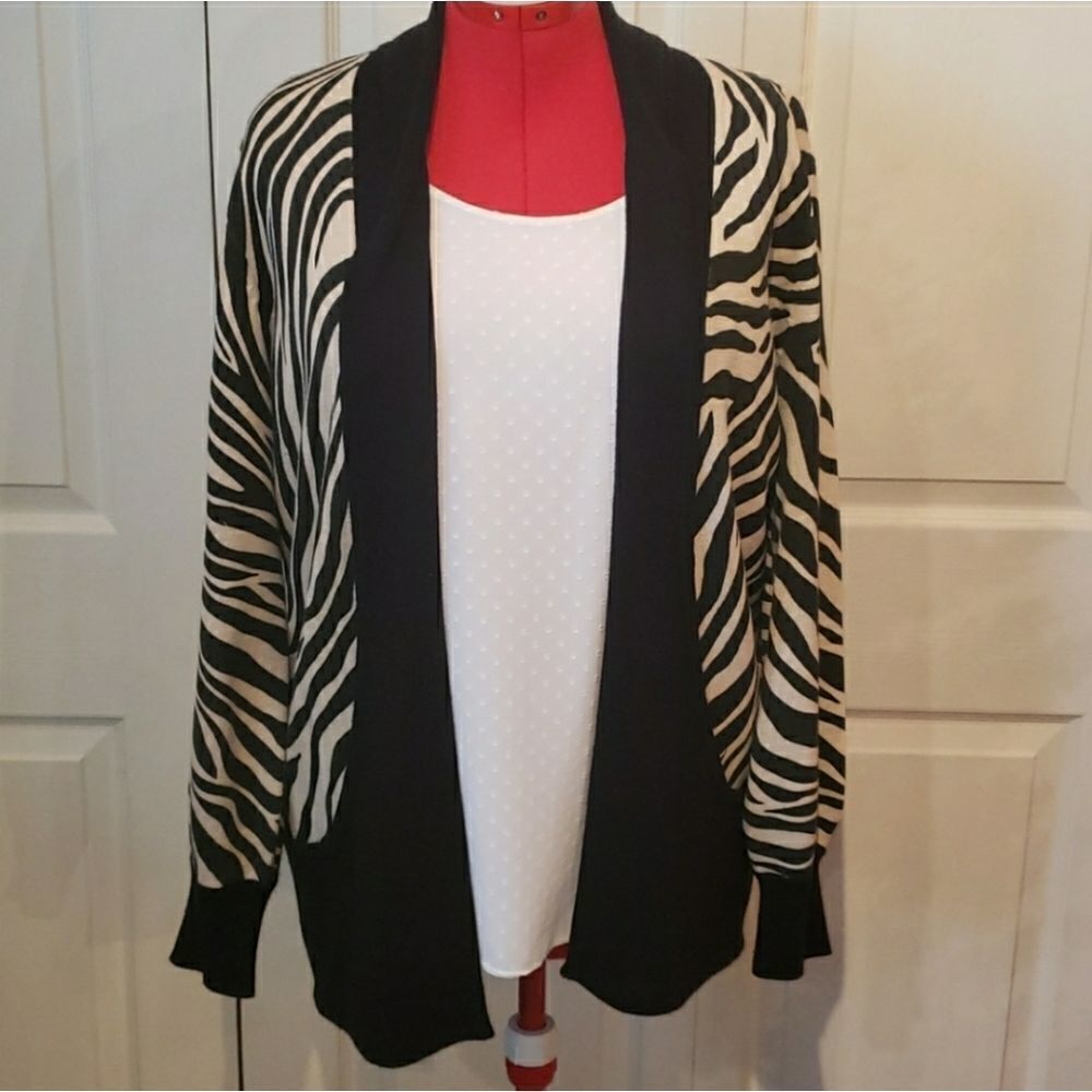 SIDEFFECTS Black n White Zebra Striped Open-faced Cardigan Sweater